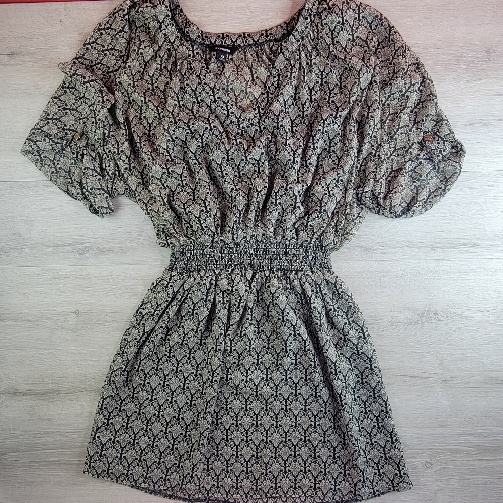 Express Womens XS Mini Dress Black White Pattern Roll Tab Sleeves Lined V Neck